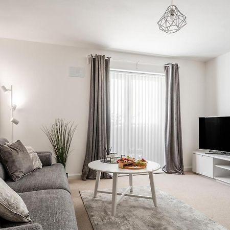 Lovely Modern 2 Bed City Centre Apartment With Free Parking - Double Or Twin Beds Available 伍尔弗汉普顿 外观 照片