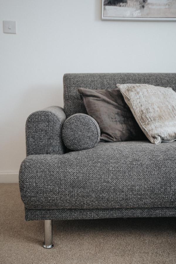 Lovely Modern 2 Bed City Centre Apartment With Free Parking - Double Or Twin Beds Available 伍尔弗汉普顿 外观 照片