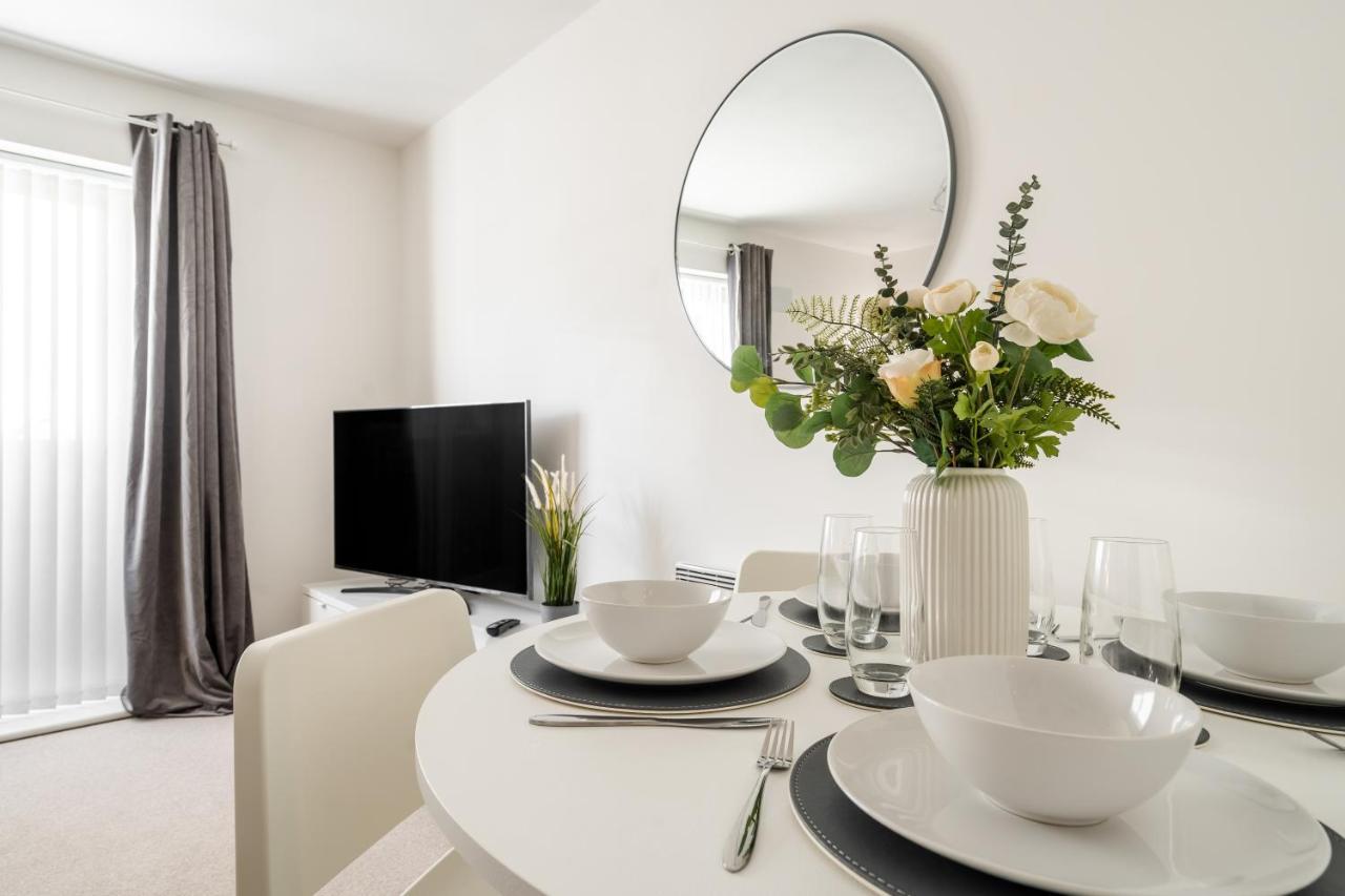 Lovely Modern 2 Bed City Centre Apartment With Free Parking - Double Or Twin Beds Available 伍尔弗汉普顿 外观 照片