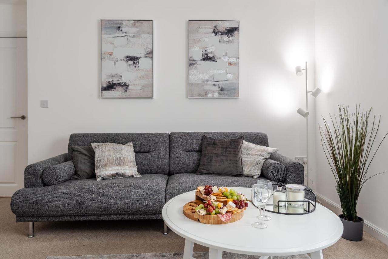 Lovely Modern 2 Bed City Centre Apartment With Free Parking - Double Or Twin Beds Available 伍尔弗汉普顿 外观 照片