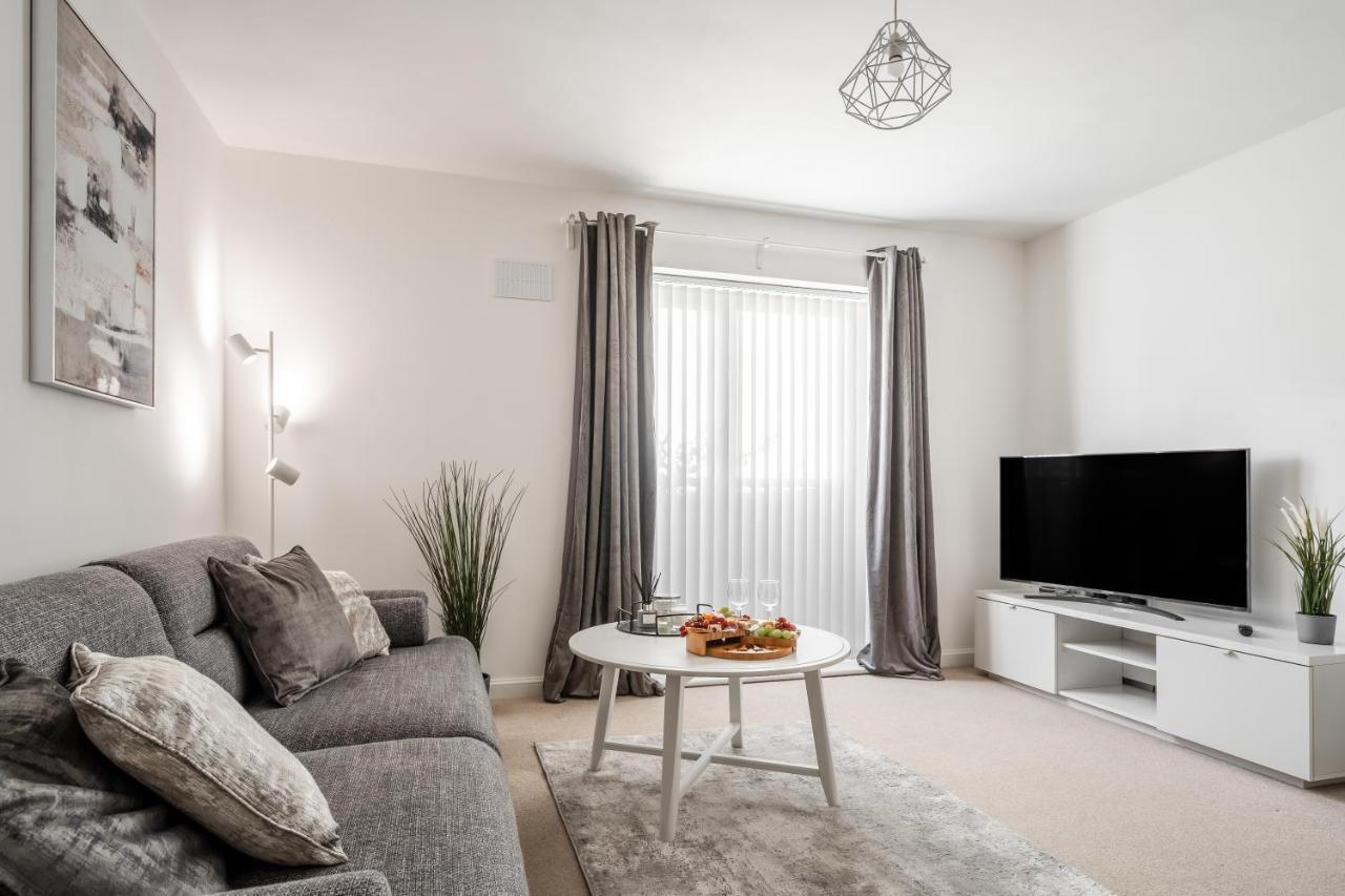 Lovely Modern 2 Bed City Centre Apartment With Free Parking - Double Or Twin Beds Available 伍尔弗汉普顿 外观 照片