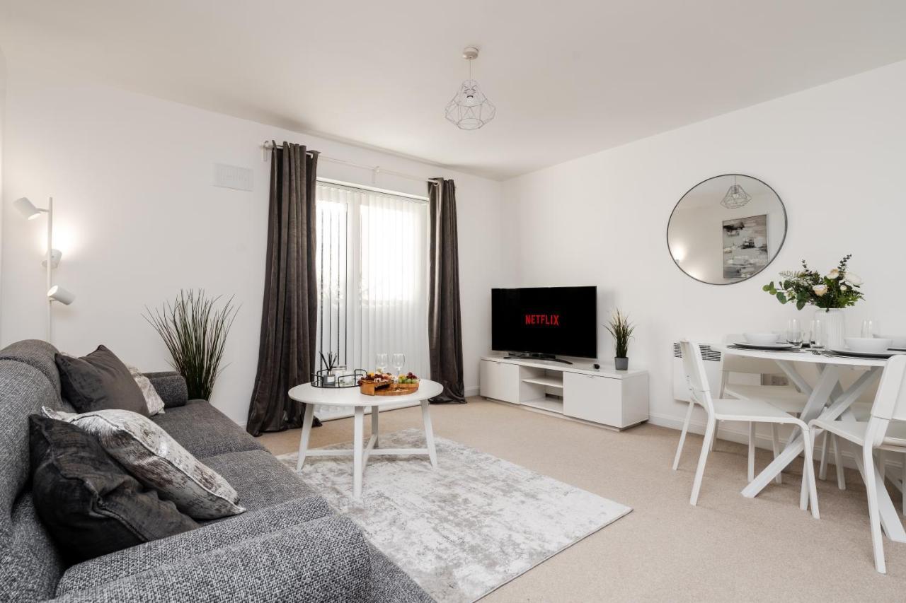 Lovely Modern 2 Bed City Centre Apartment With Free Parking - Double Or Twin Beds Available 伍尔弗汉普顿 外观 照片