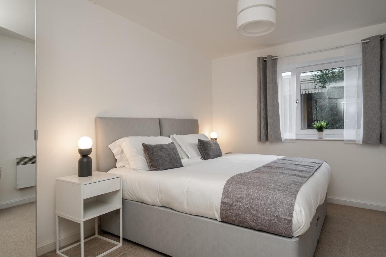 Lovely Modern 2 Bed City Centre Apartment With Free Parking - Double Or Twin Beds Available 伍尔弗汉普顿 外观 照片