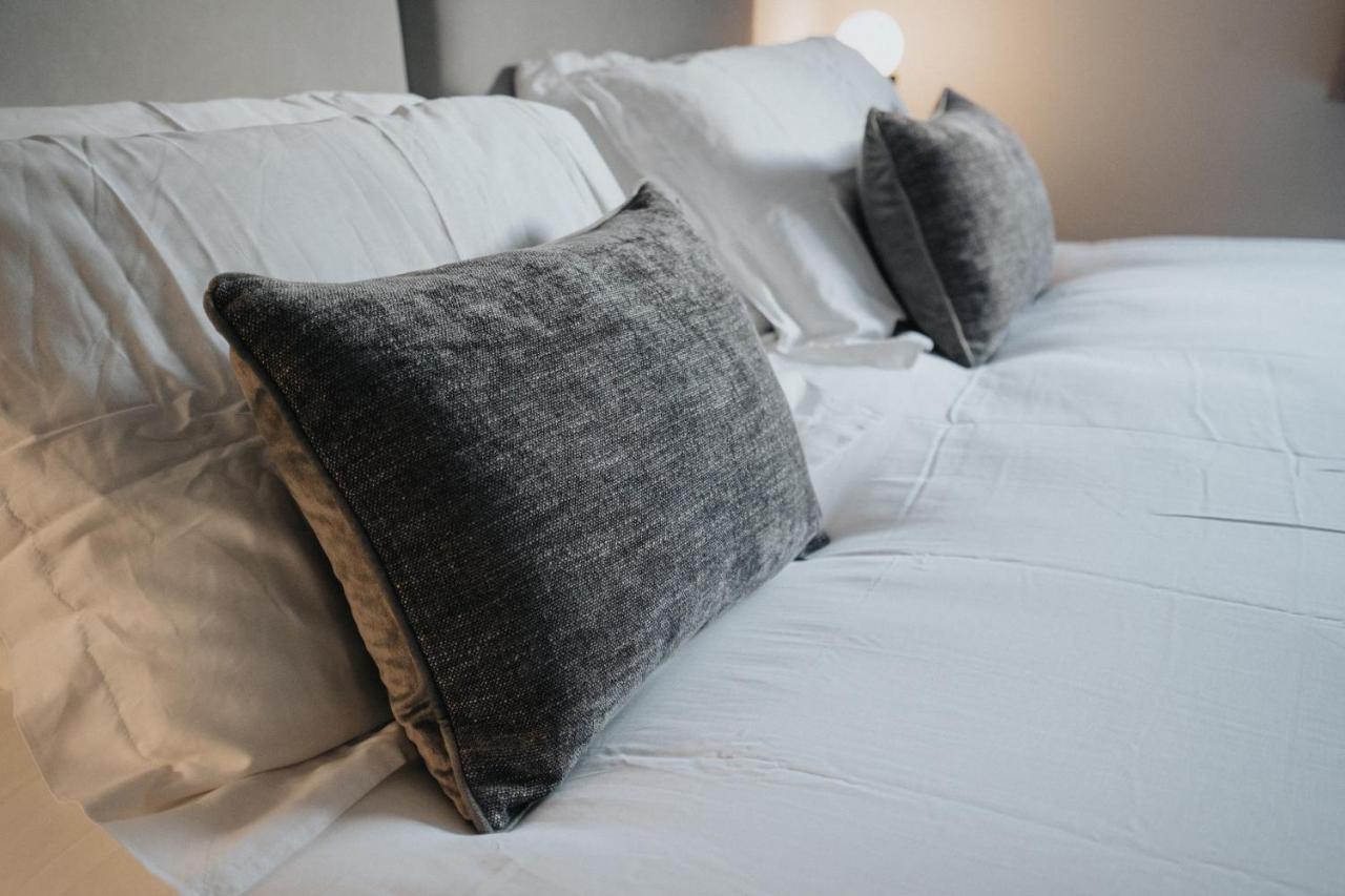 Lovely Modern 2 Bed City Centre Apartment With Free Parking - Double Or Twin Beds Available 伍尔弗汉普顿 外观 照片