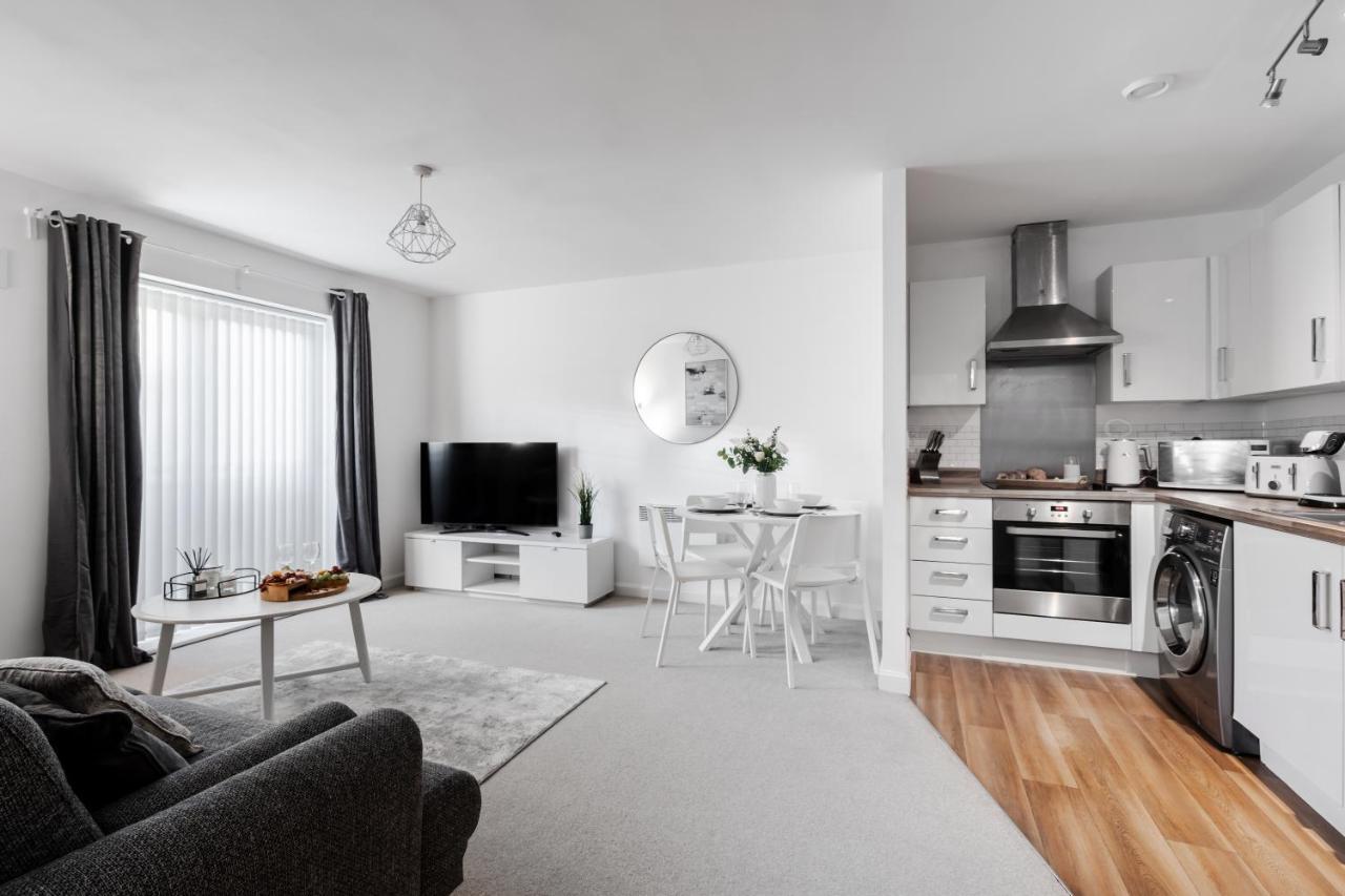 Lovely Modern 2 Bed City Centre Apartment With Free Parking - Double Or Twin Beds Available 伍尔弗汉普顿 外观 照片